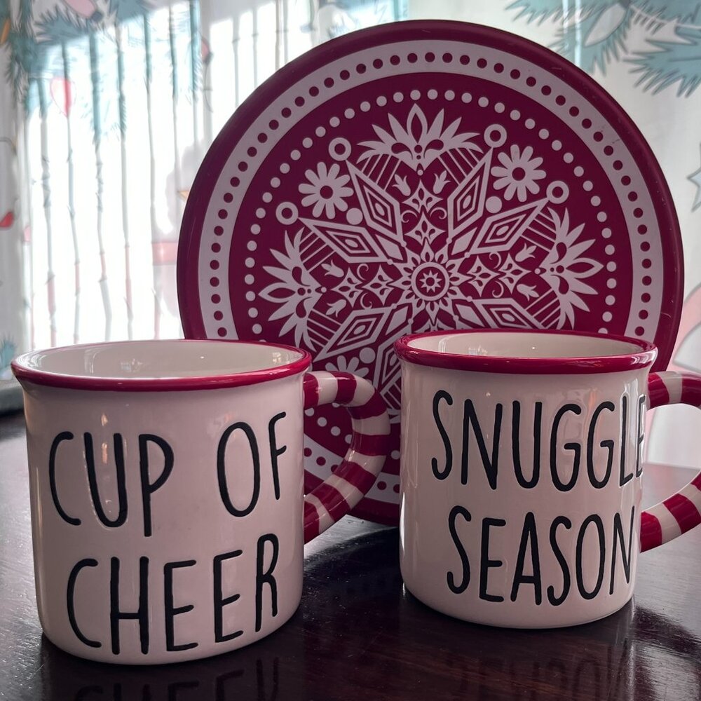 Christmas Snuggle Bundle: 2 Holiday Mugs & Joy Noel Tin Set